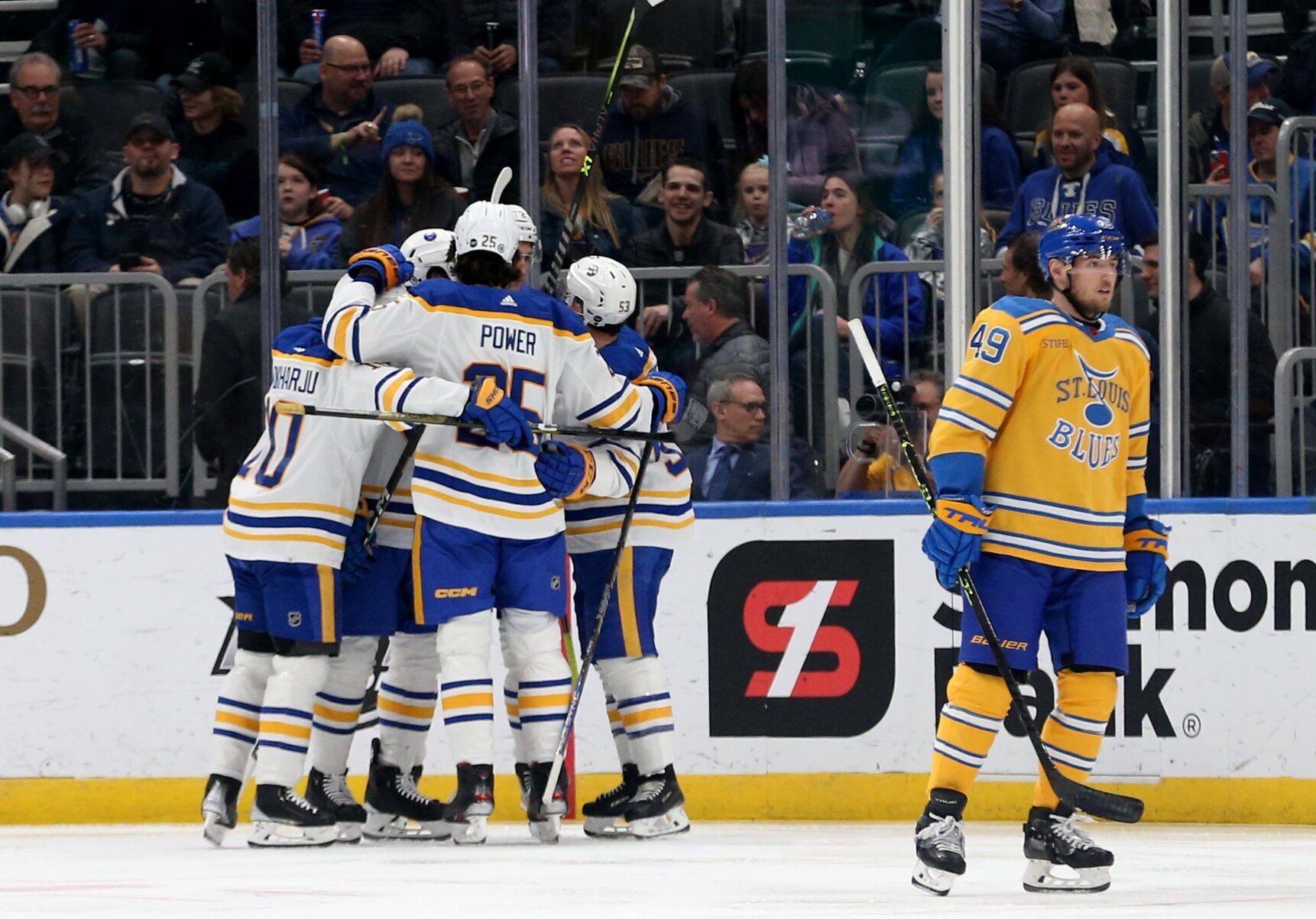 St. Louis Blues take on the Buffalo Sabres